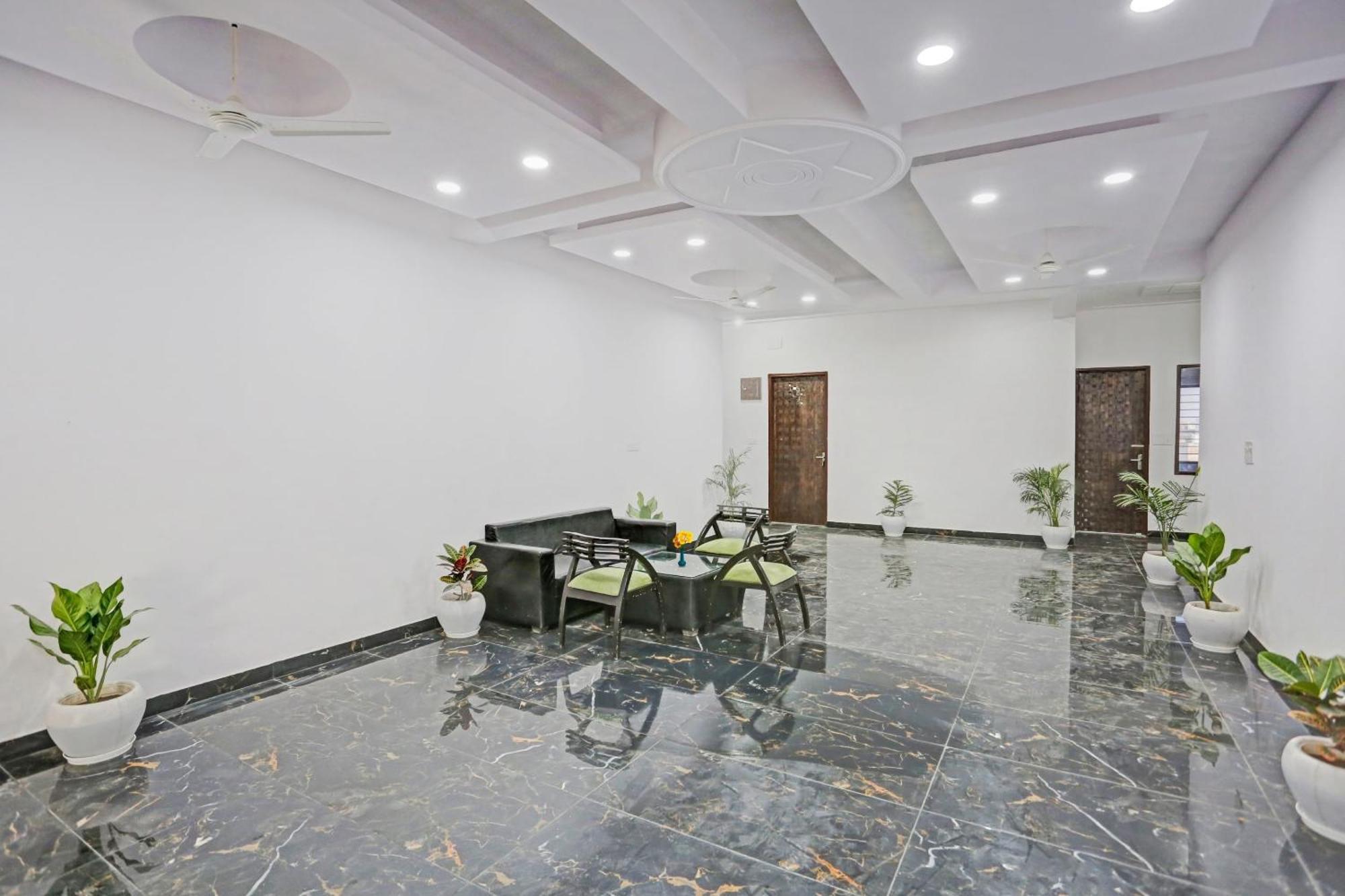 Collection O The Royal Fern Hotel Farrukhnagar Kültér fotó