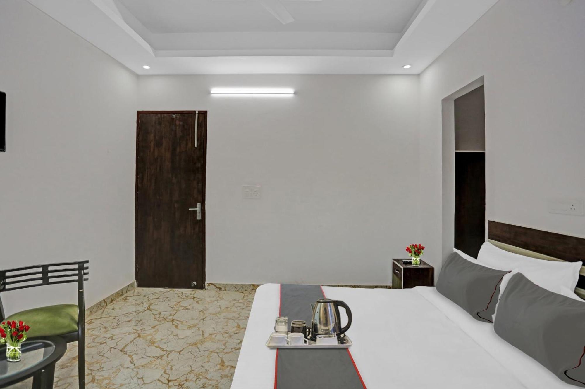 Collection O The Royal Fern Hotel Farrukhnagar Kültér fotó